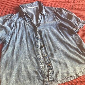 Jane & Delancey L large denim chambray blue shirt sleeve button front top shirt